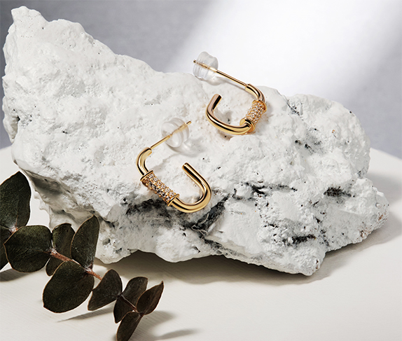 Dazzle and Delight: Accessorizing for Special Occasions